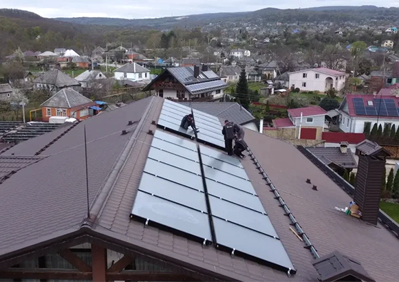 نظام تسخين الماء باستخدام مجمع شمسي مسطح