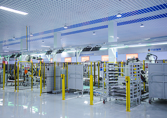 يضمن مصنع التصنيع الذكي الجودة والتسليم.